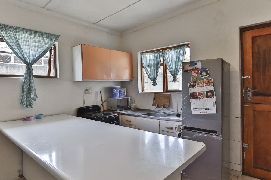 2 Bedroom Property for Sale in Gustrouw Western Cape